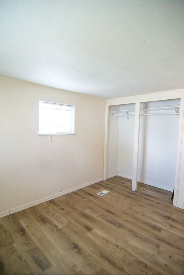 7504 S 2000 W - Photo 7 of 7