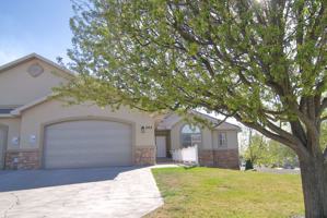 featured image of 668 Eaglewood Dr