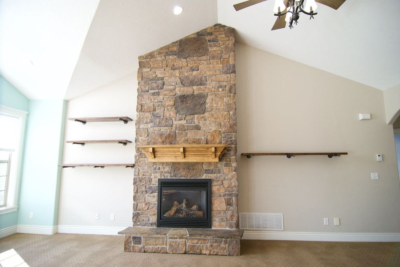 668 Eaglewood Dr - Photo 5 of 37