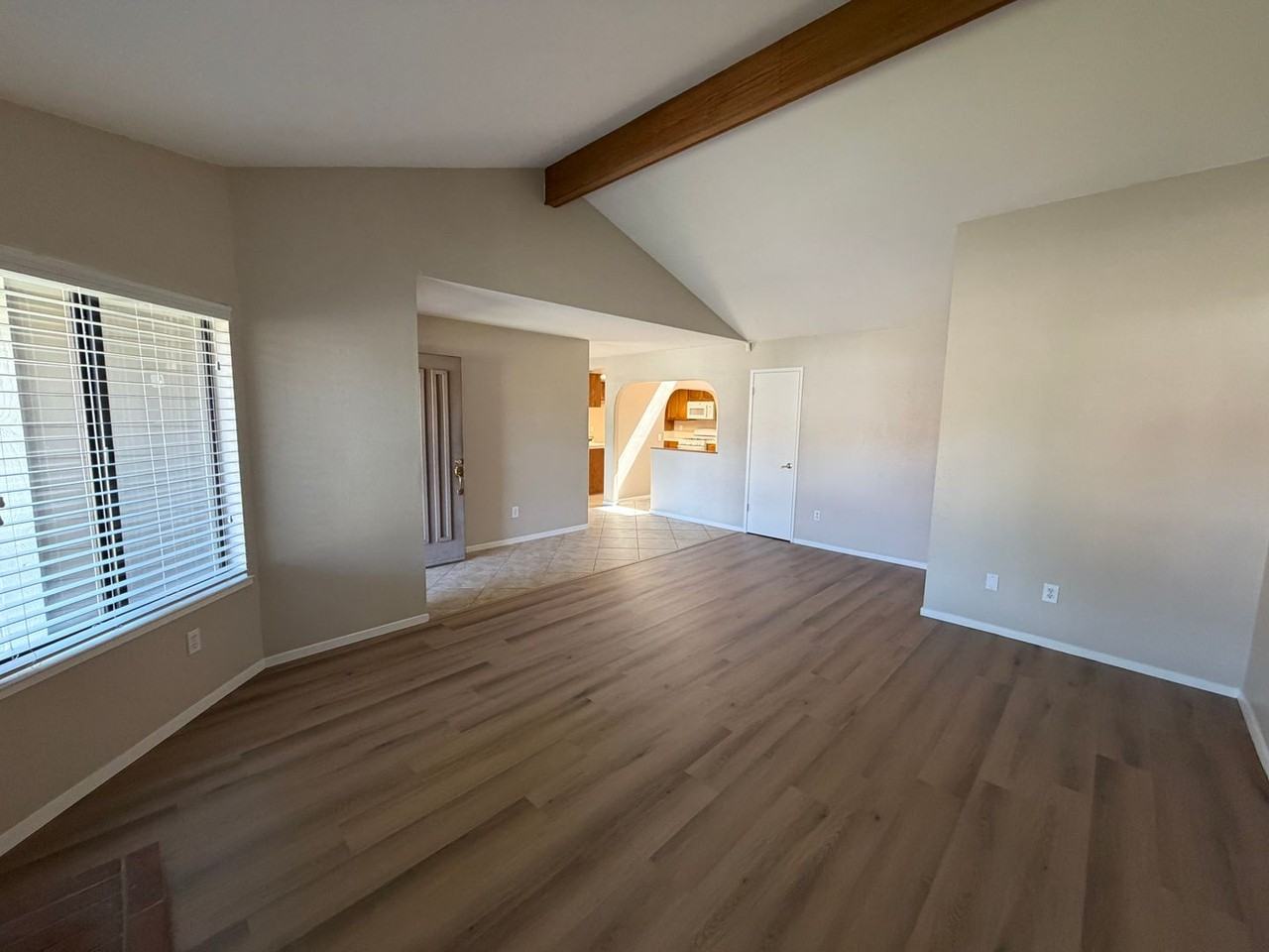 6905 Northshore Way - Photo 7 of 29