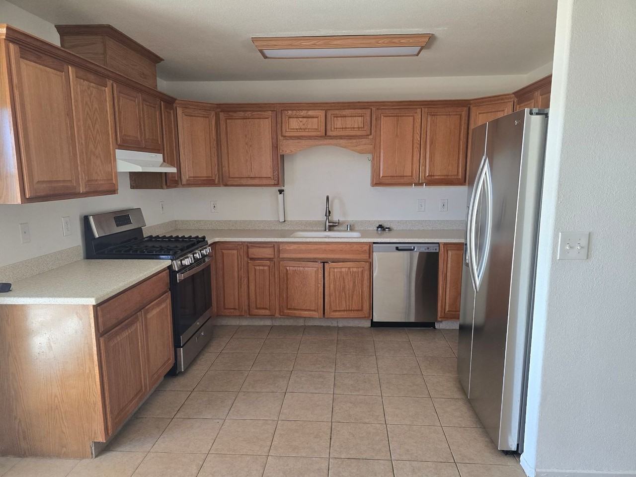 1620 Mayo St - Photo 4 of 15