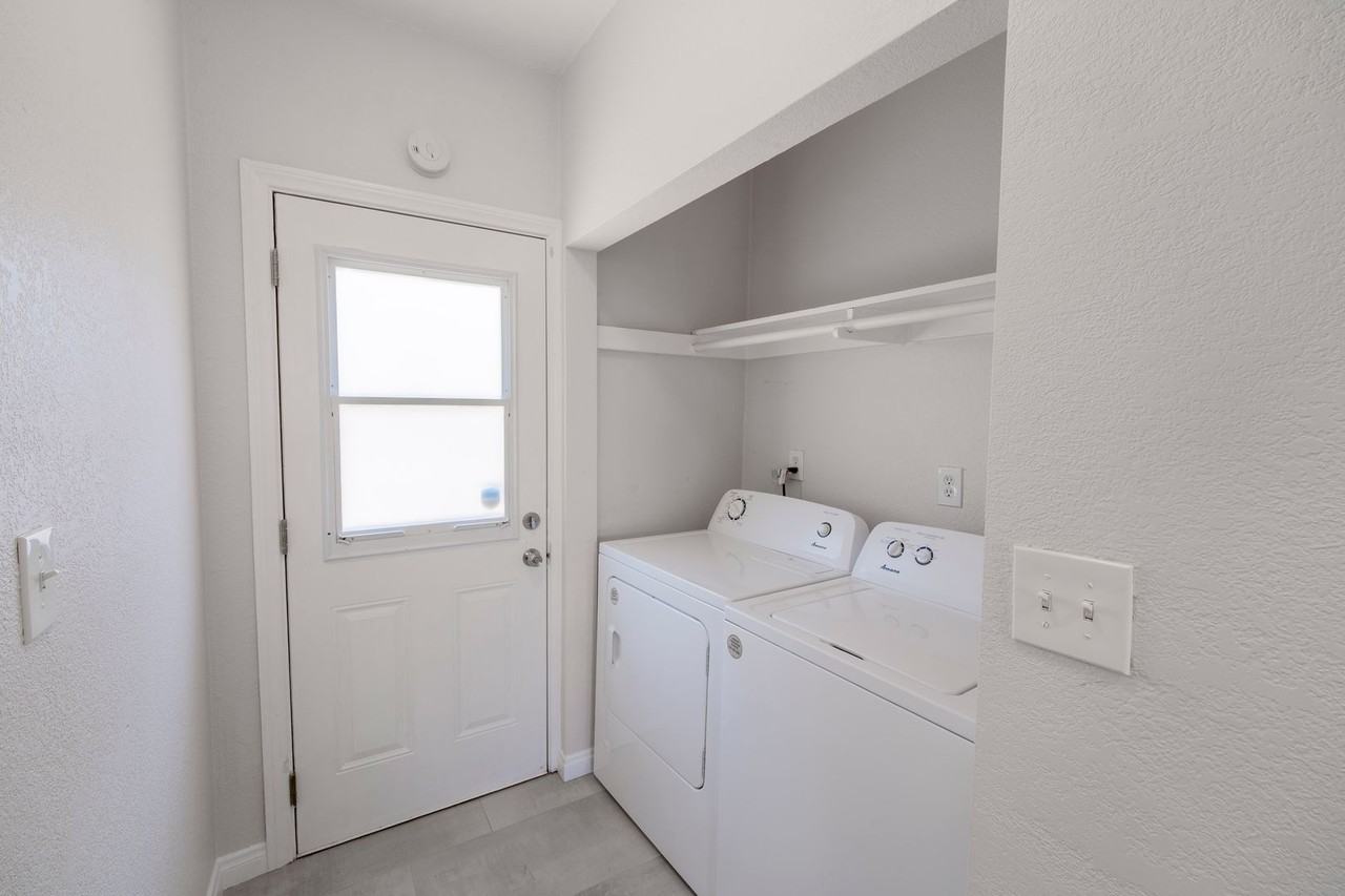 1959 Harrison Ave - Photo 7 of 30