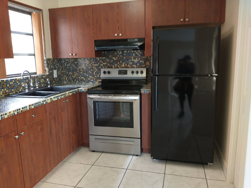 43 St West #43ST - Photo 4 of 16