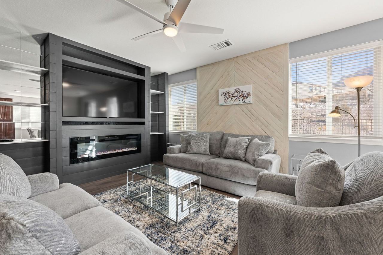 10270 Gold Mine Dr - Photo 2 of 50