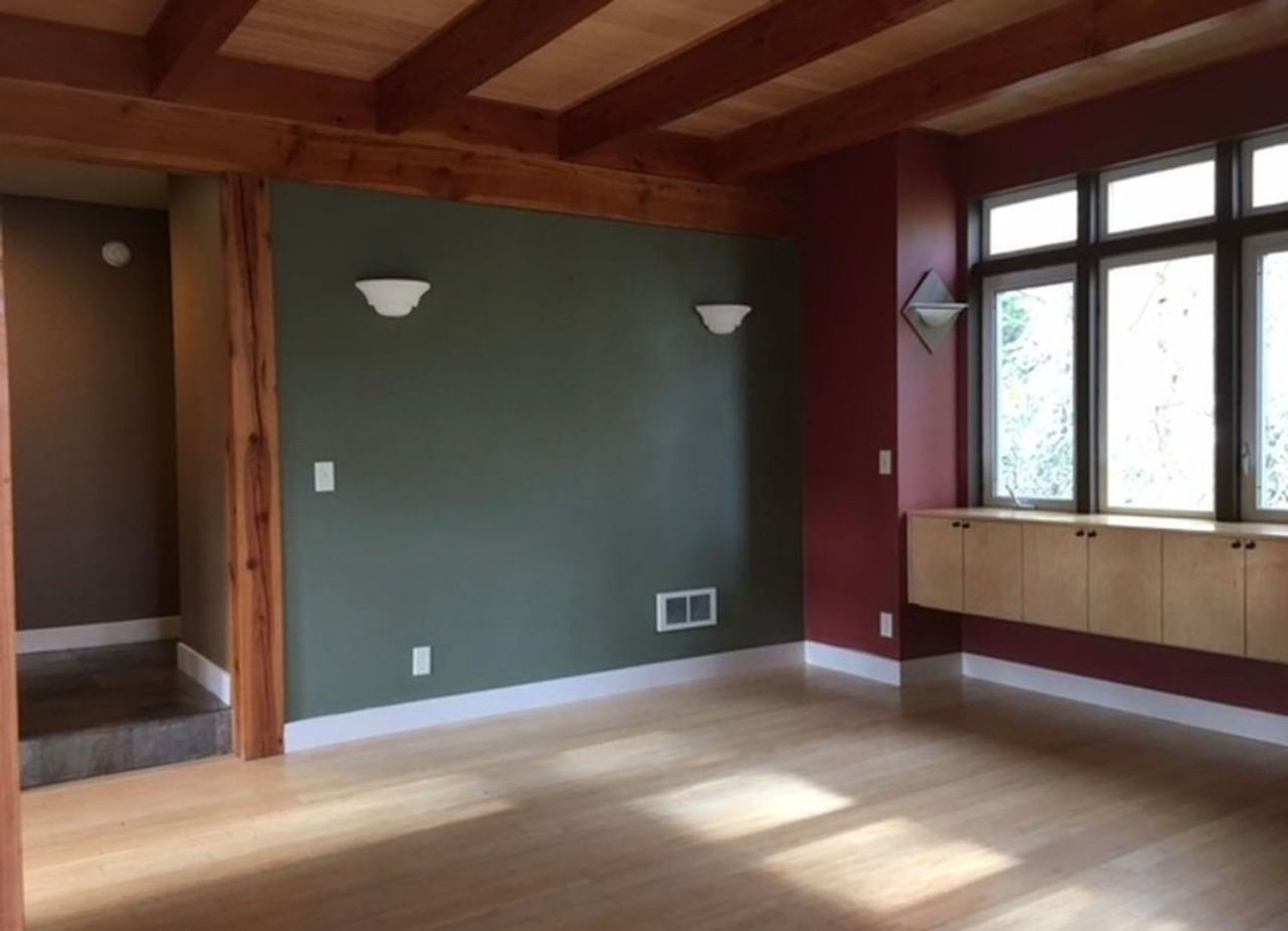 111 Marlboro Ln - Photo 3 of 6