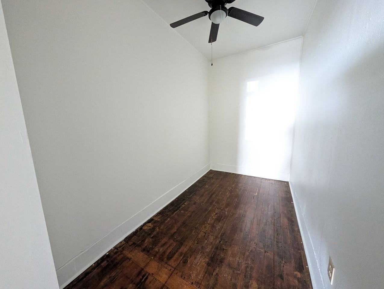 TOMBIGBEE APARTMENTS - Photo 2 of 21