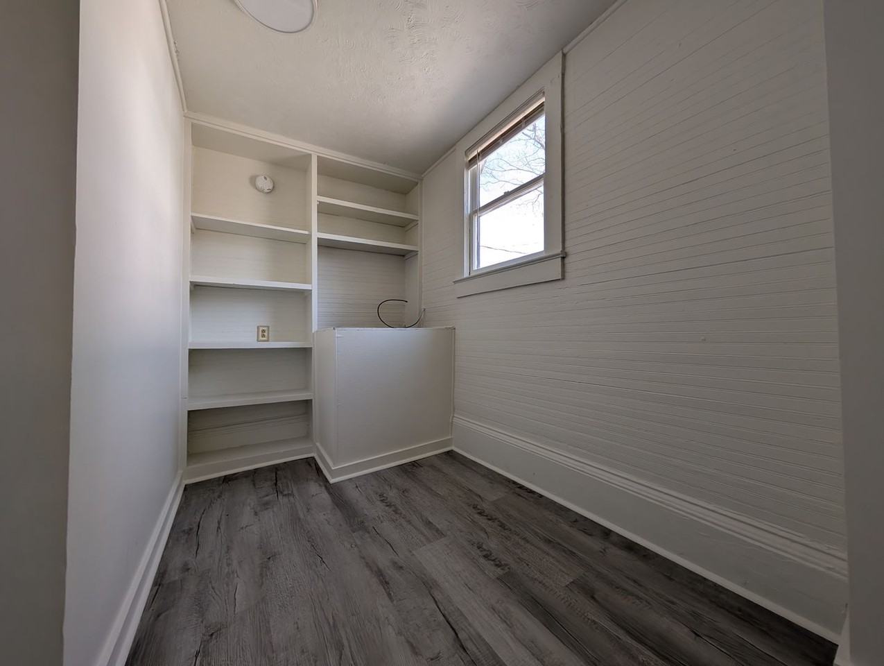 TOMBIGBEE APARTMENTS - Photo 5 of 21