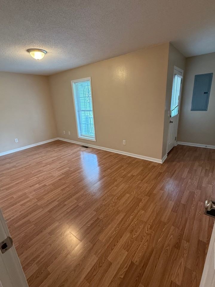 123 Brewer Rd - Photo 7 of 8