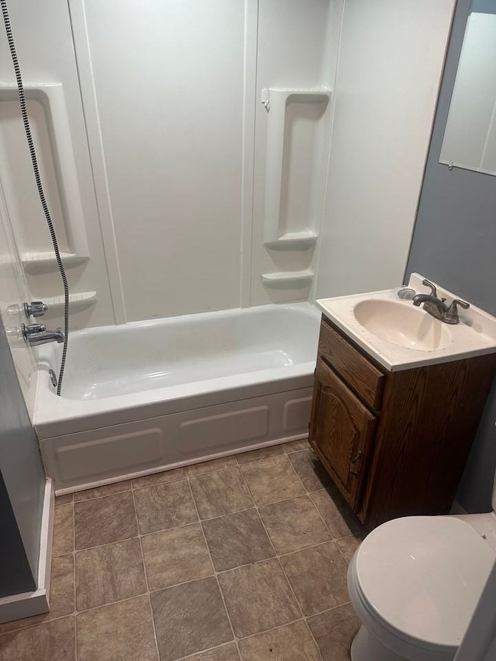 208 Mckinley St - Photo 7 of 9