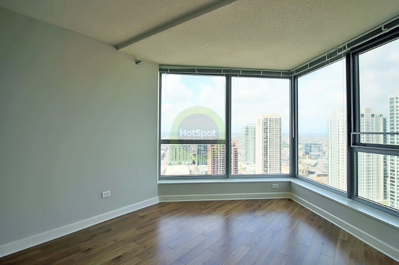 312 N Canal St - Photo 2 of 20