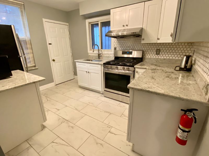 910 Winter St - Photo 2 of 14