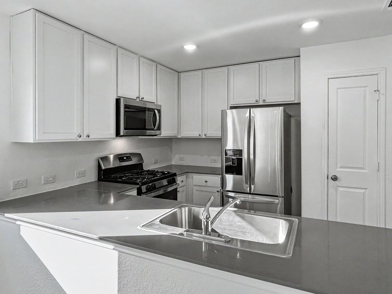 14623 Bolinger Ml - Photo 4 of 20