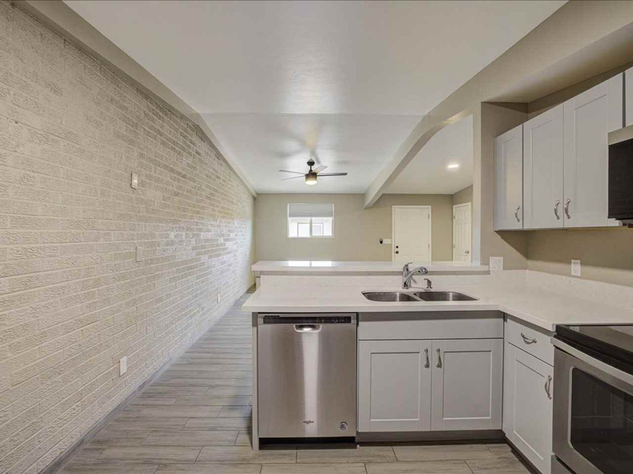 350 E Glenn St - Photo 6 of 18