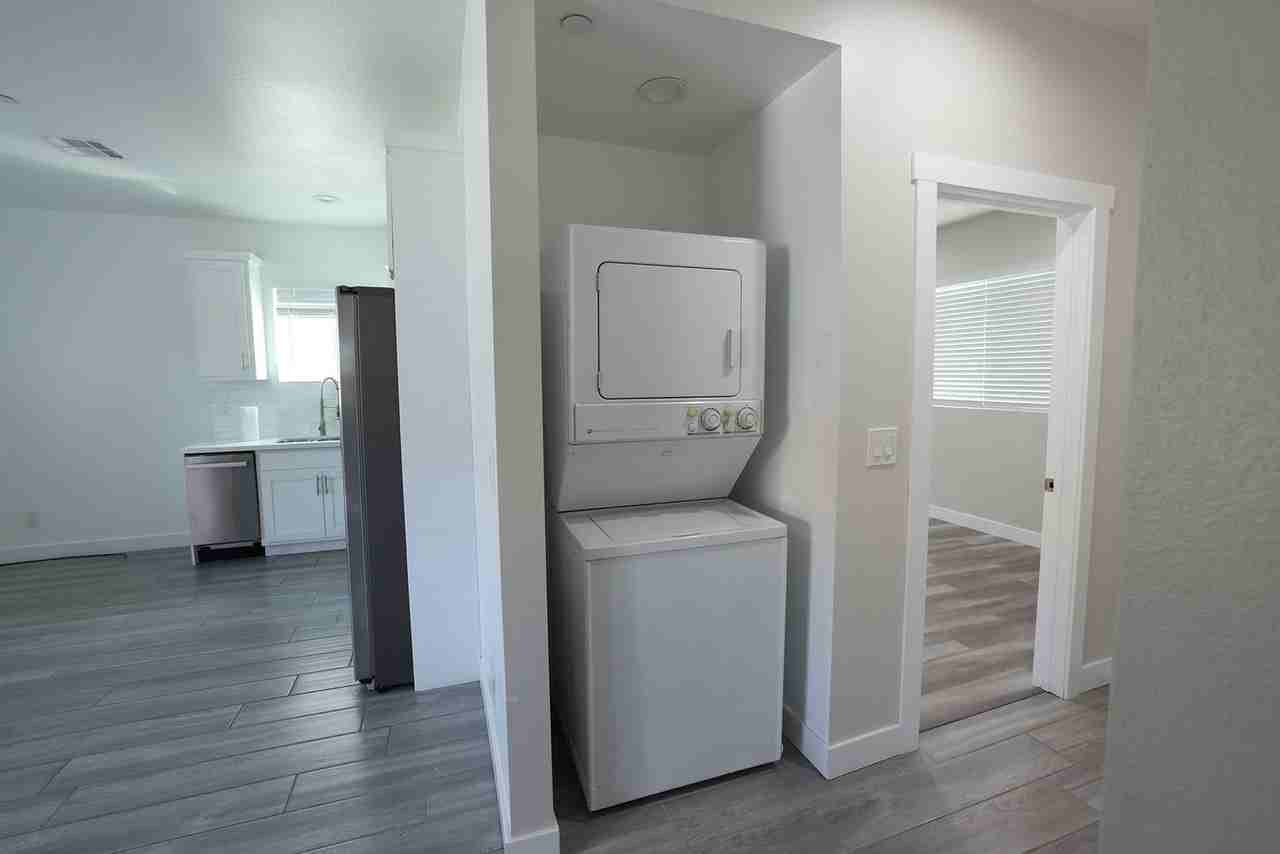 3921 Wisconsin St - Photo 2 of 17