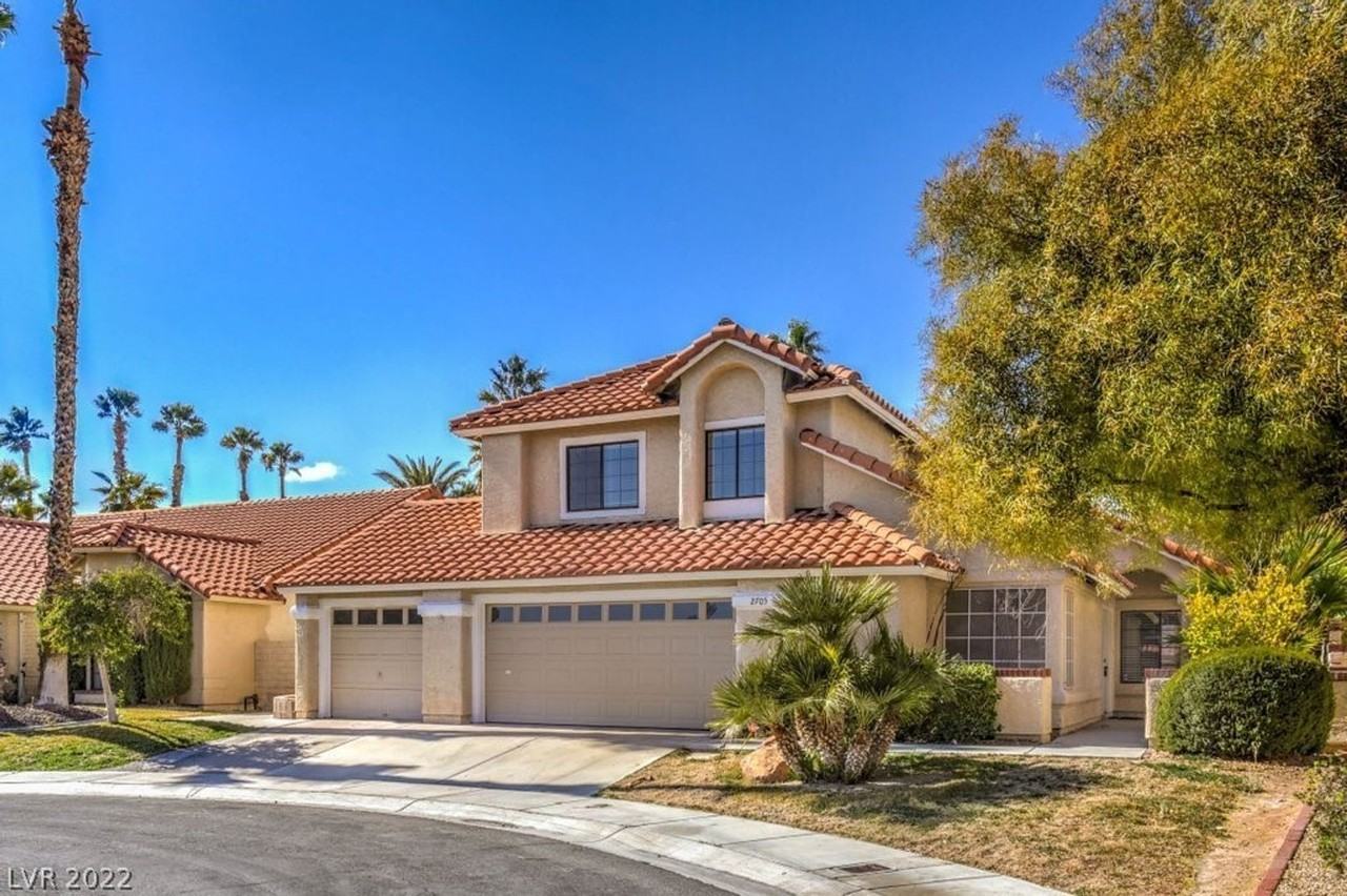 2705 Eagle Springs Ct - Photo 3 of 38