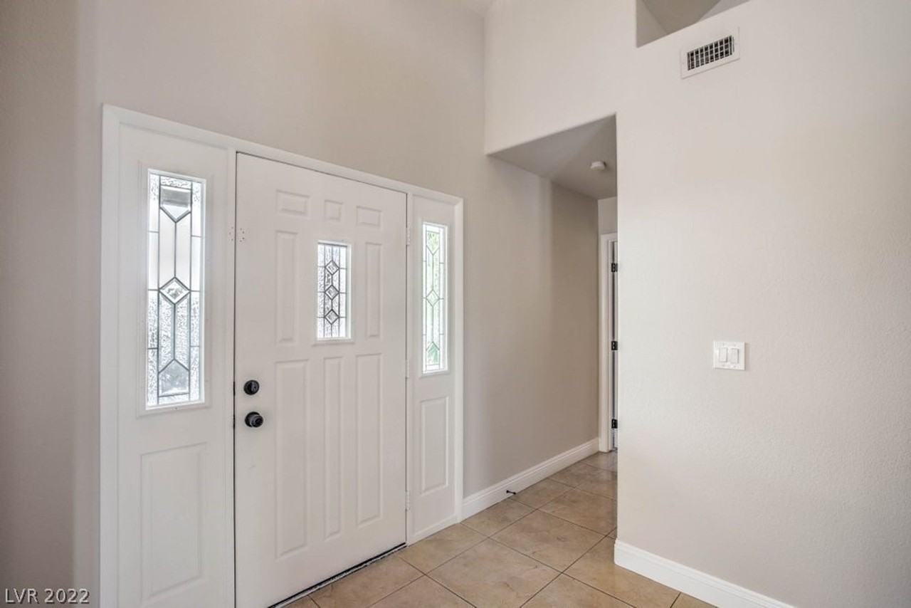 2705 Eagle Springs Ct - Photo 6 of 38