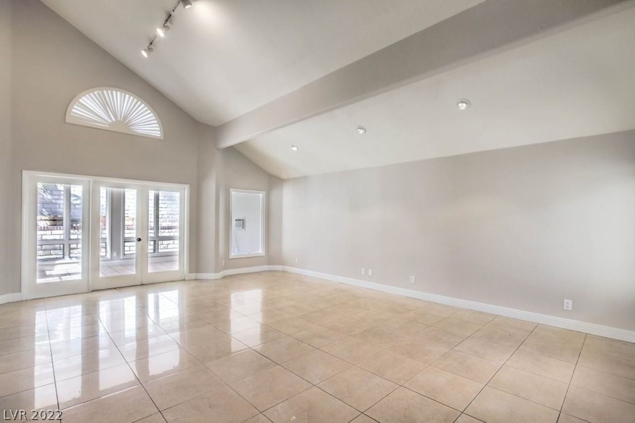 2705 Eagle Springs Ct - Photo 7 of 38