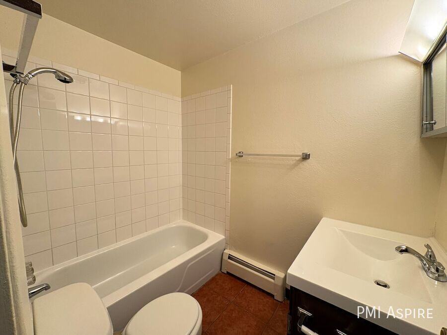 1050 17th Ave #11 - Photo 5 of 7