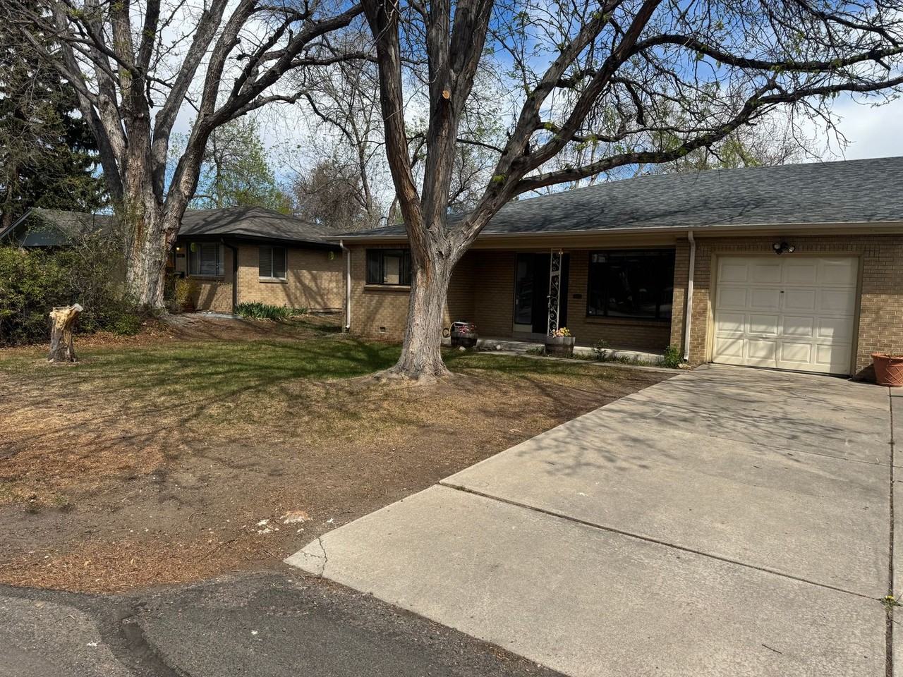 1690 Cody St - Photo 2 of 24