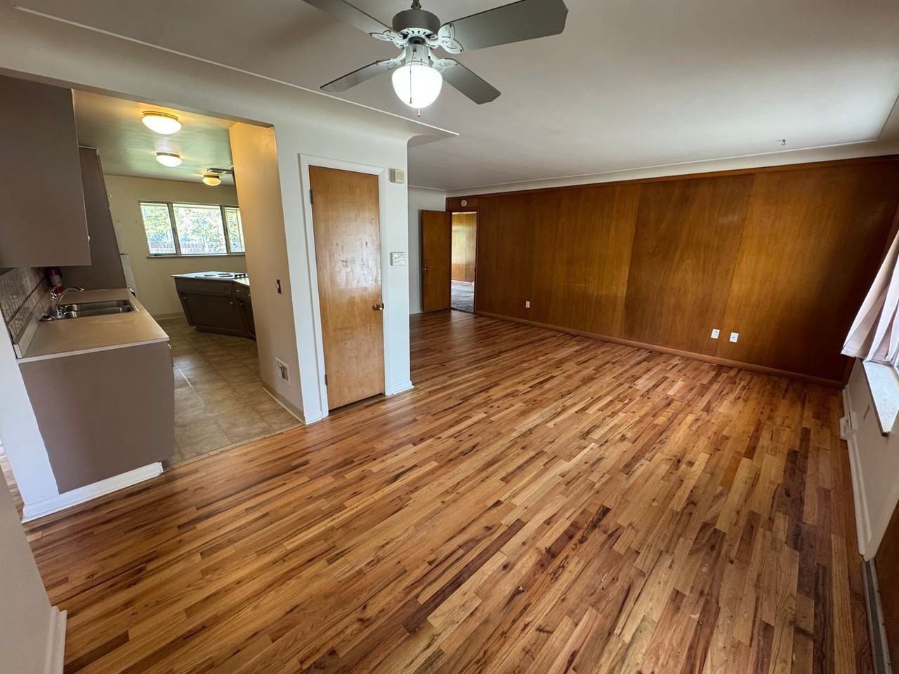 1690 Cody St - Photo 4 of 24