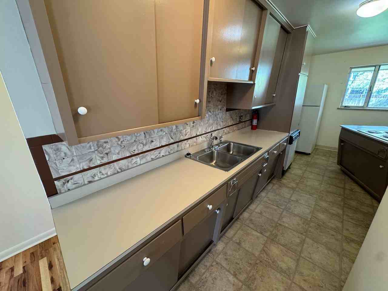 1690 Cody St - Photo 6 of 24