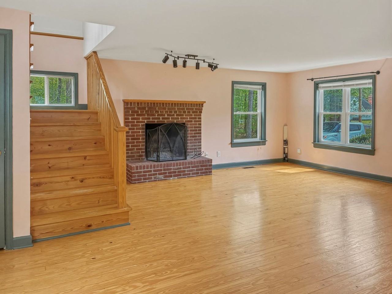 8255 Varina Rd - Photo 4 of 21