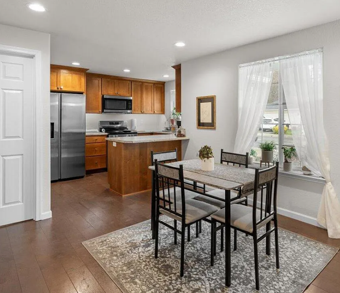 1716 Gardendale Ln - Photo 4 of 12