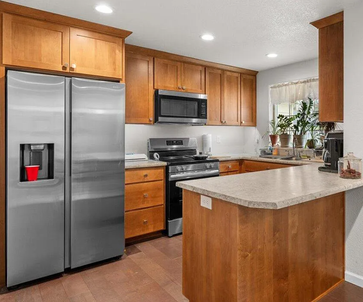 1716 Gardendale Ln - Photo 5 of 12