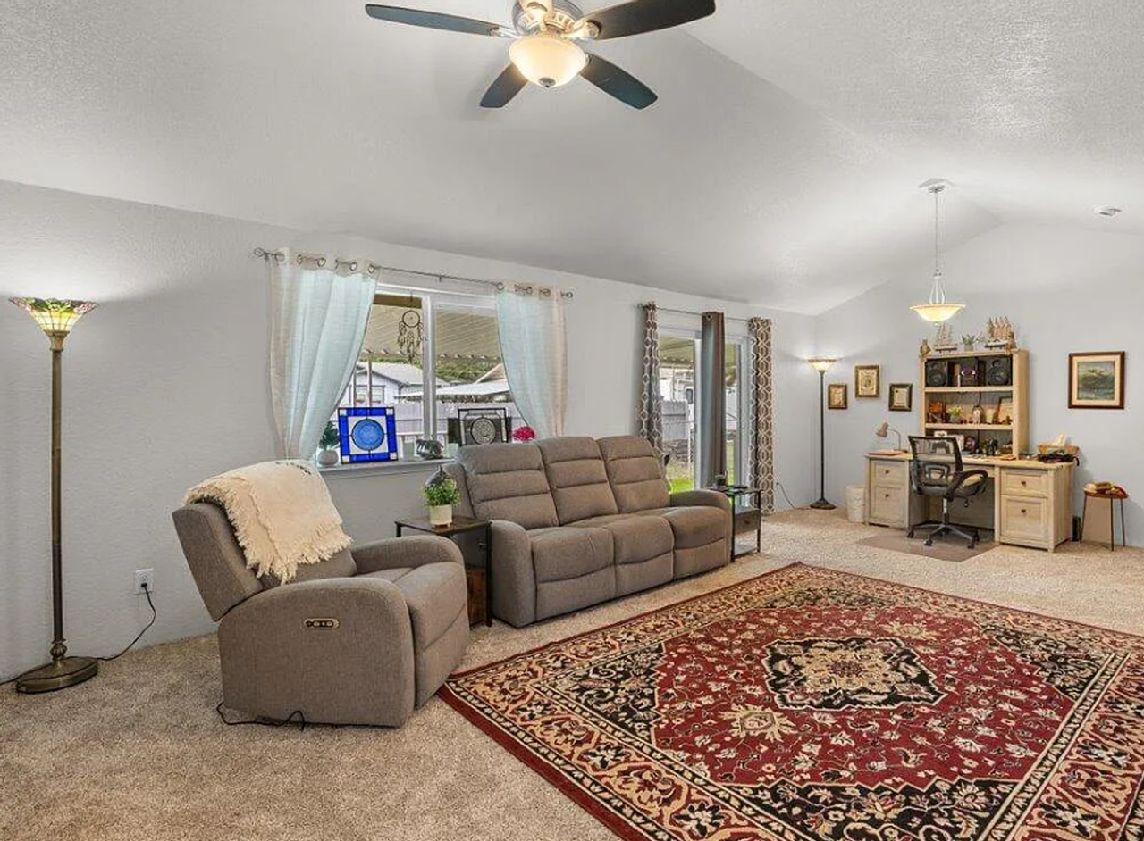 1716 Gardendale Ln - Photo 6 of 12