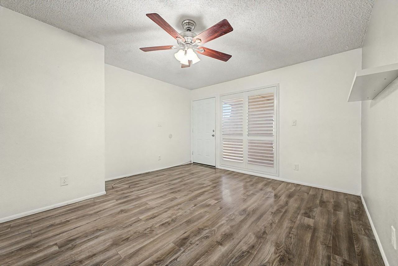 830 S Dobson Rd - Photo 4 of 18