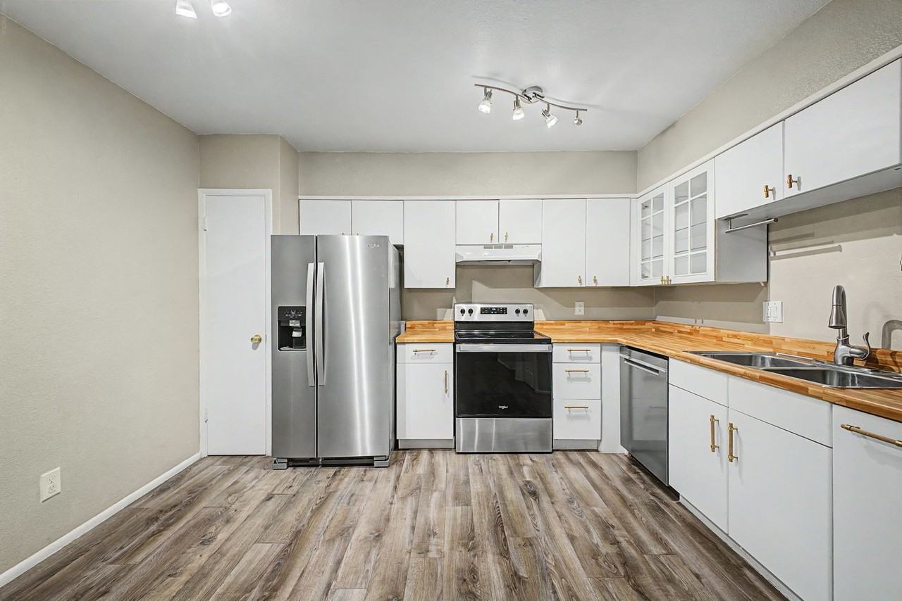 830 S Dobson Rd - Photo 7 of 18