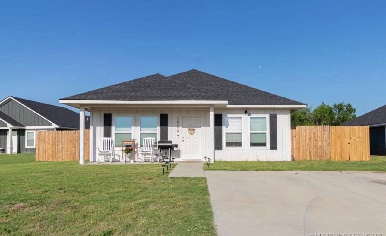 1002 Westgate Ave - Photo 2 of 23