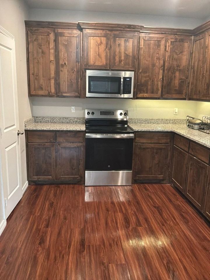 1002 Westgate Ave - Photo 4 of 23