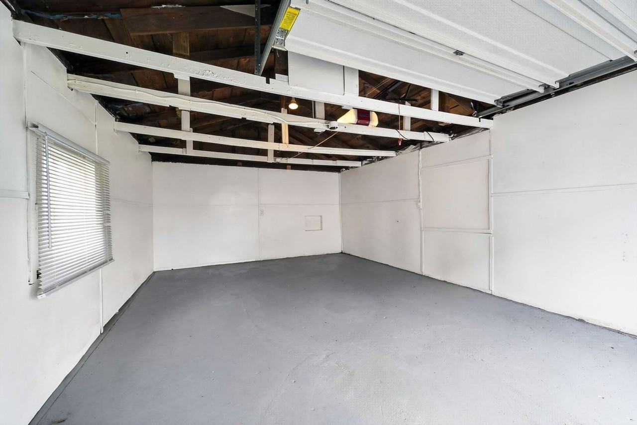 1133 Milford St Ne - Photo 6 of 31