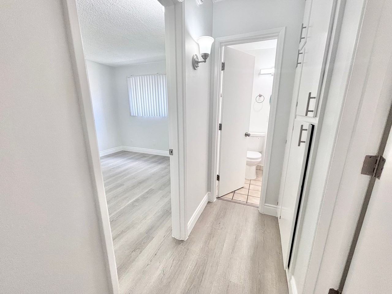 531 E Chevy Chase Dr #4 - Photo 7 of 16