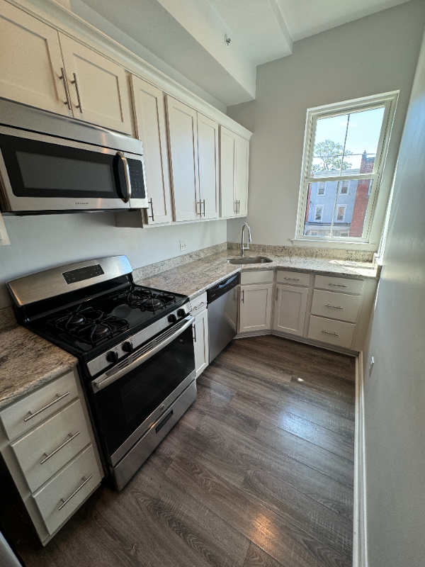 3825 Hamilton St #2FL - Photo 3 of 10