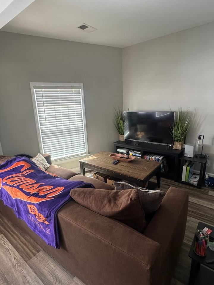 9 Dixie Ave - Photo 3 of 10