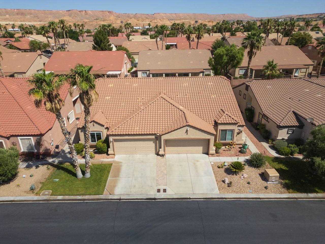 1229 Augusta Hills St - Photo 2 of 19