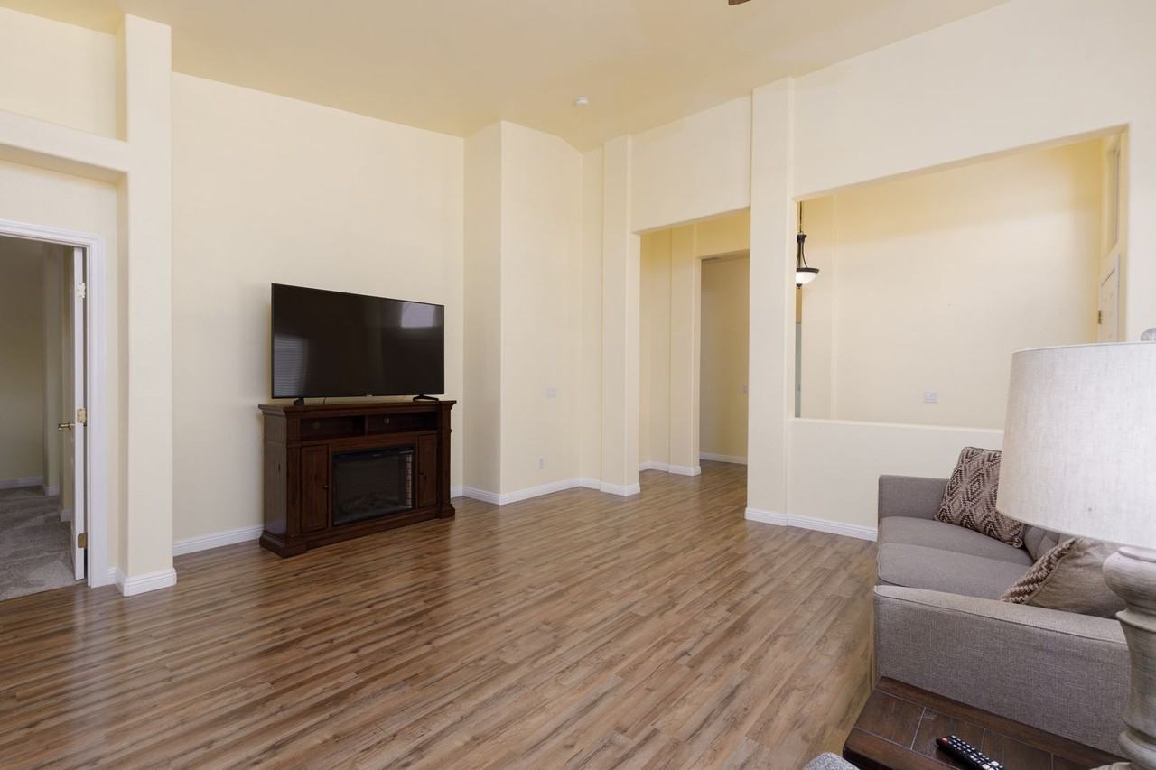 1229 Augusta Hills St - Photo 7 of 19