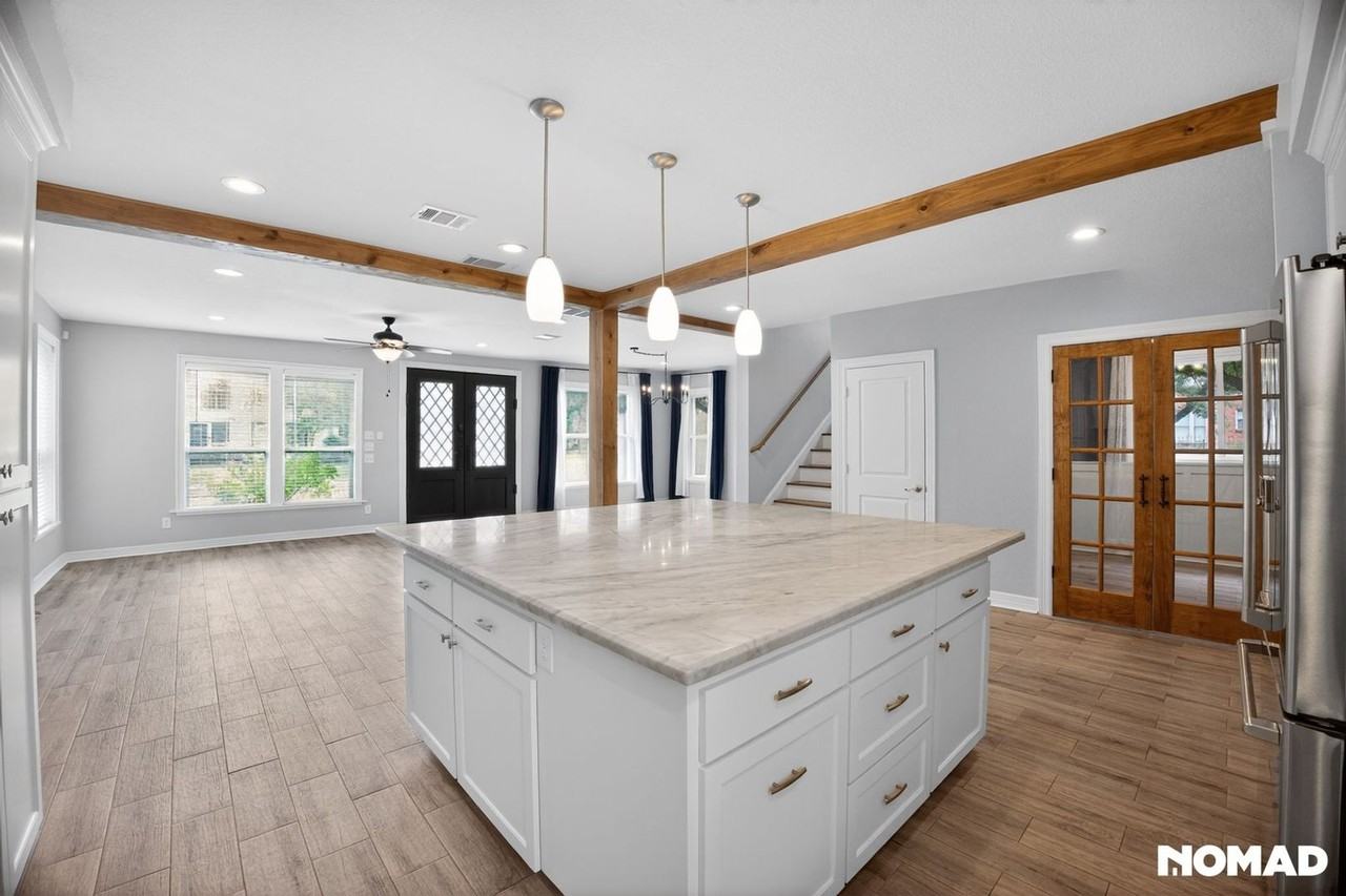 2403 Arbor St - Photo 6 of 30