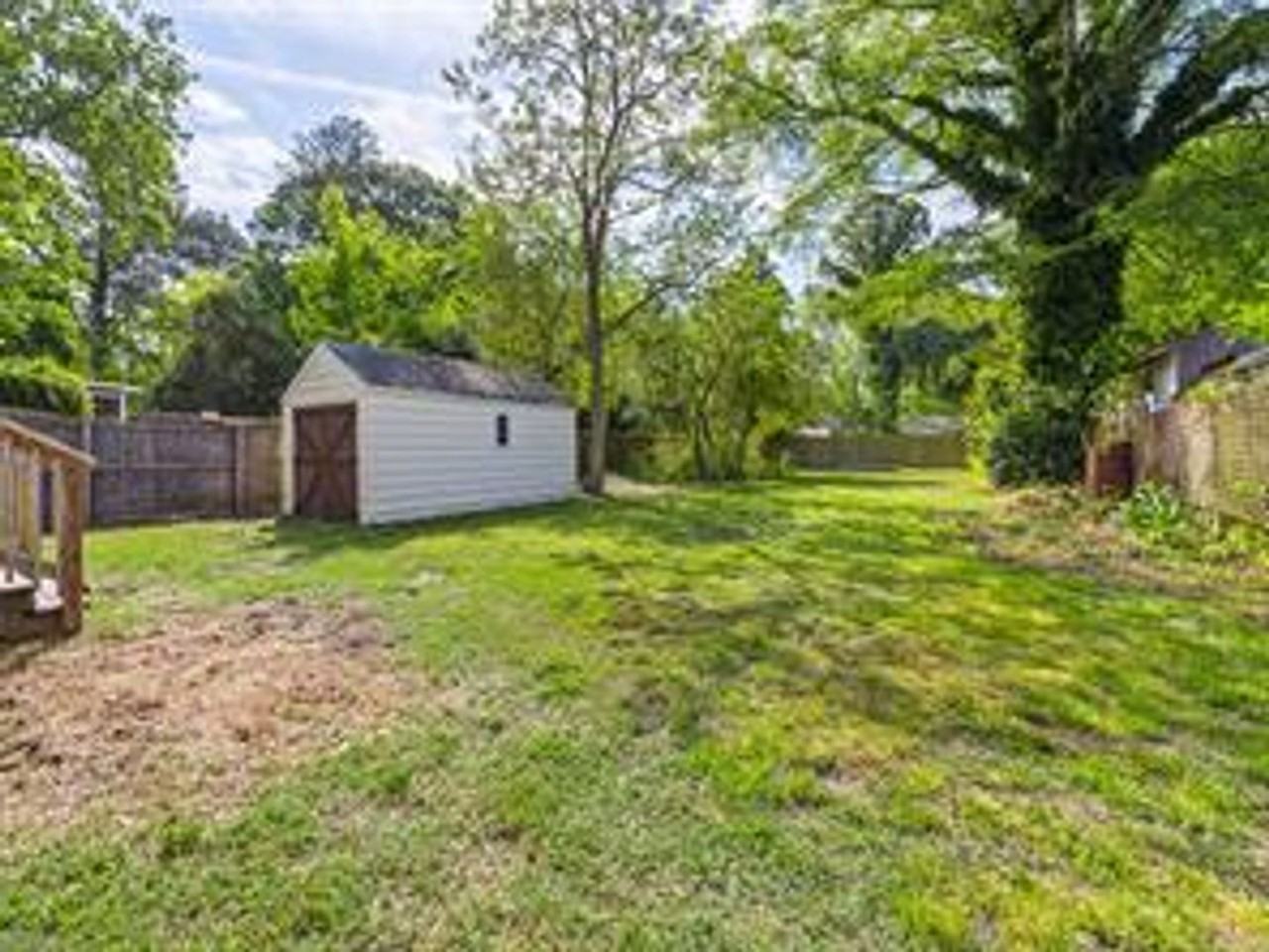 619 Earl St - Photo 4 of 21