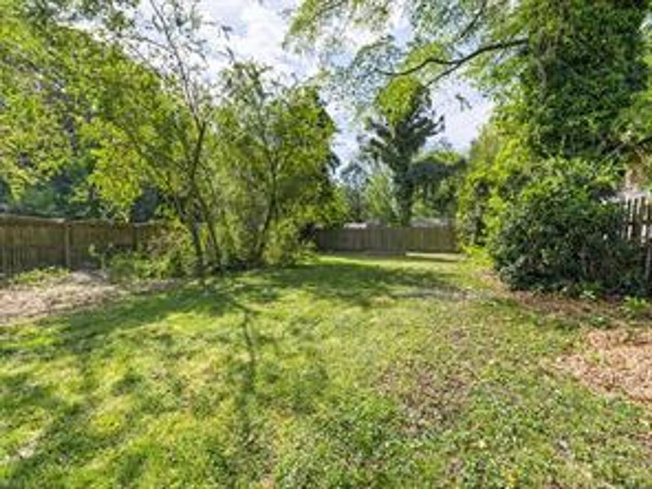 619 Earl St - Photo 5 of 21