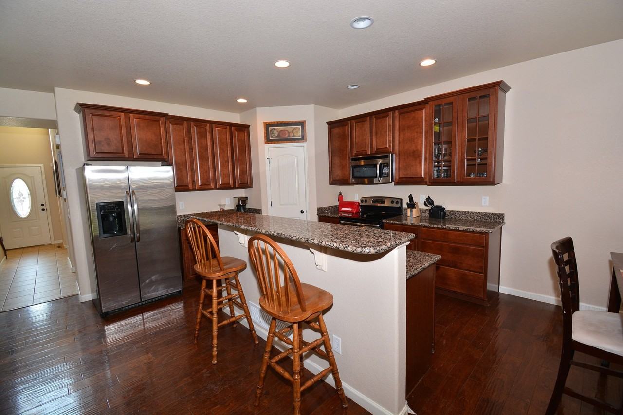 6661 Alliance Loop - Photo 3 of 9