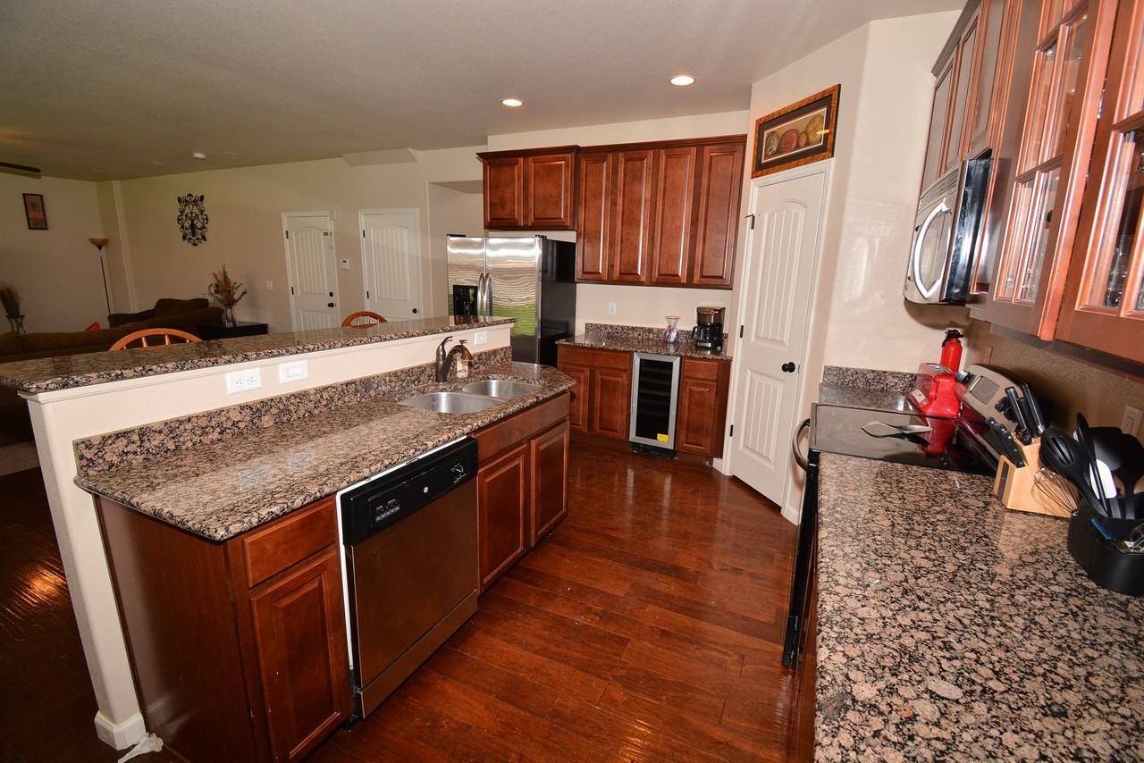 6661 Alliance Loop - Photo 5 of 9