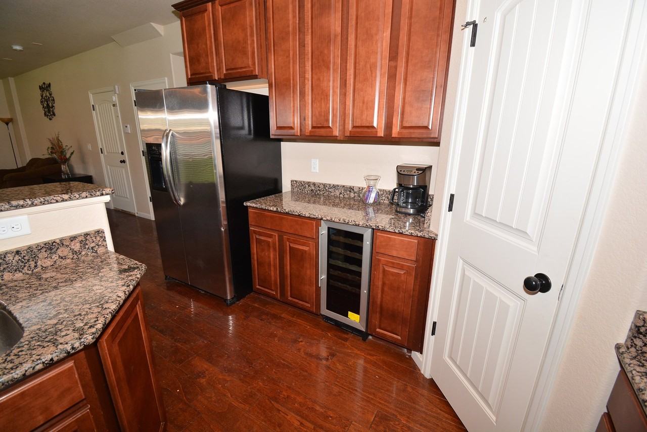 6661 Alliance Loop - Photo 6 of 9