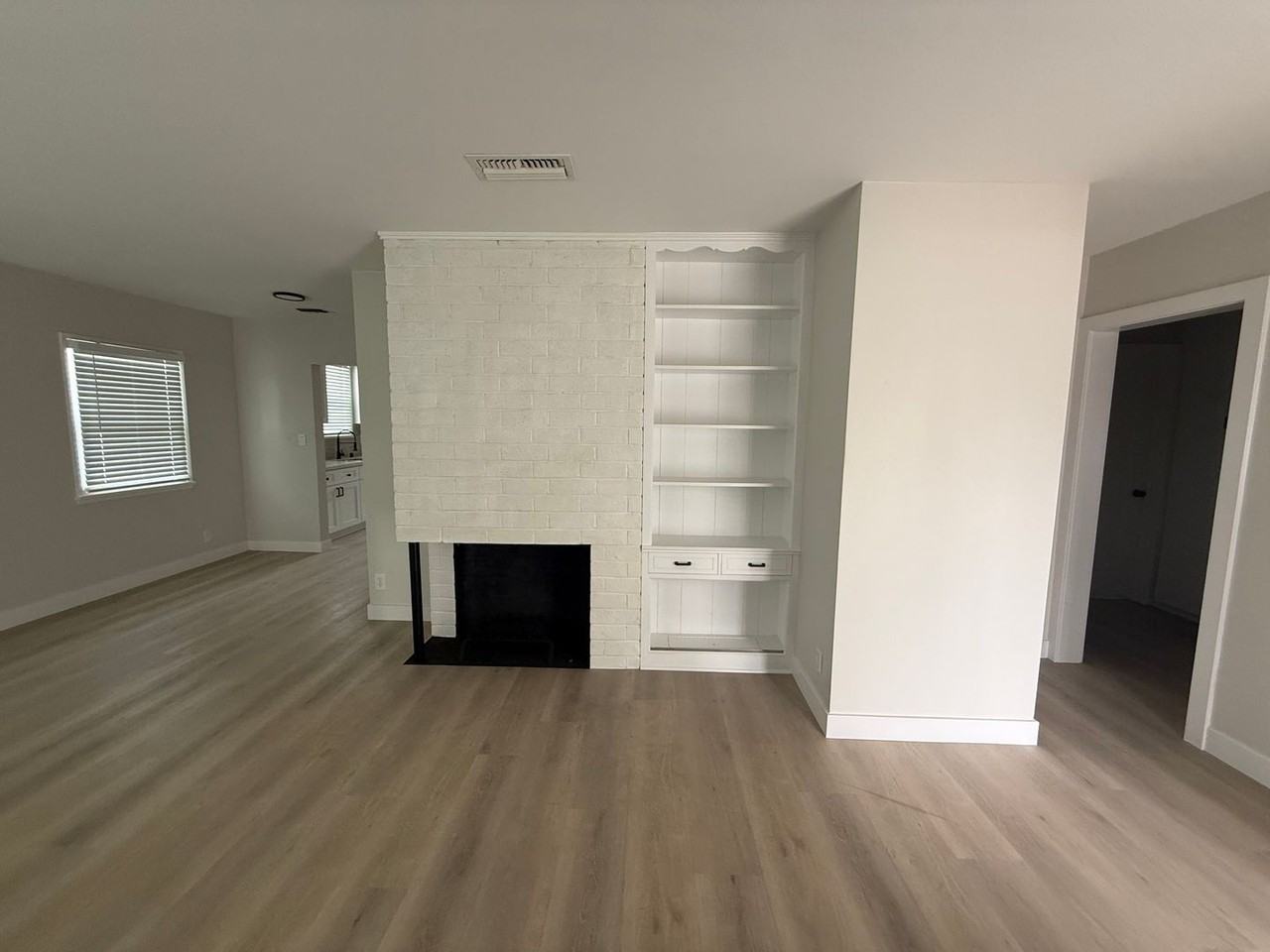 4776 Granada Ave - Photo 5 of 29