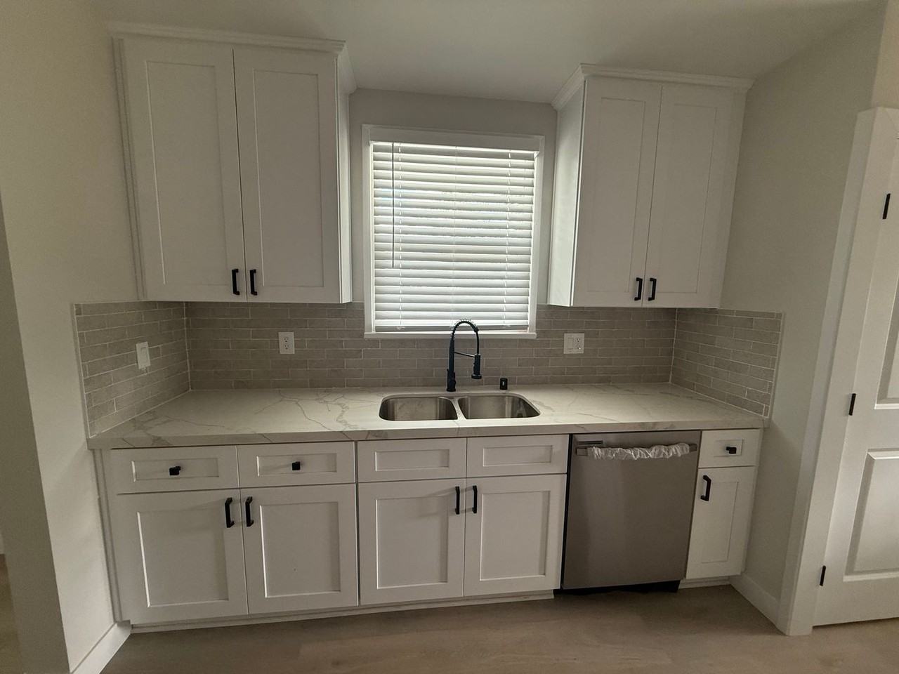 4776 Granada Ave - Photo 7 of 29