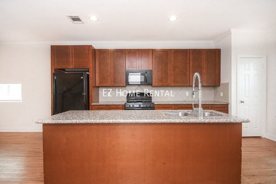 2407 Ferguson Way #1 - Photo 4 of 20