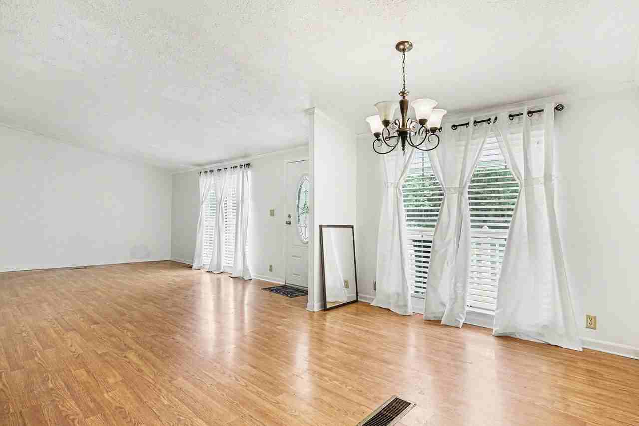 4705 Pearl Rd - Photo 6 of 26