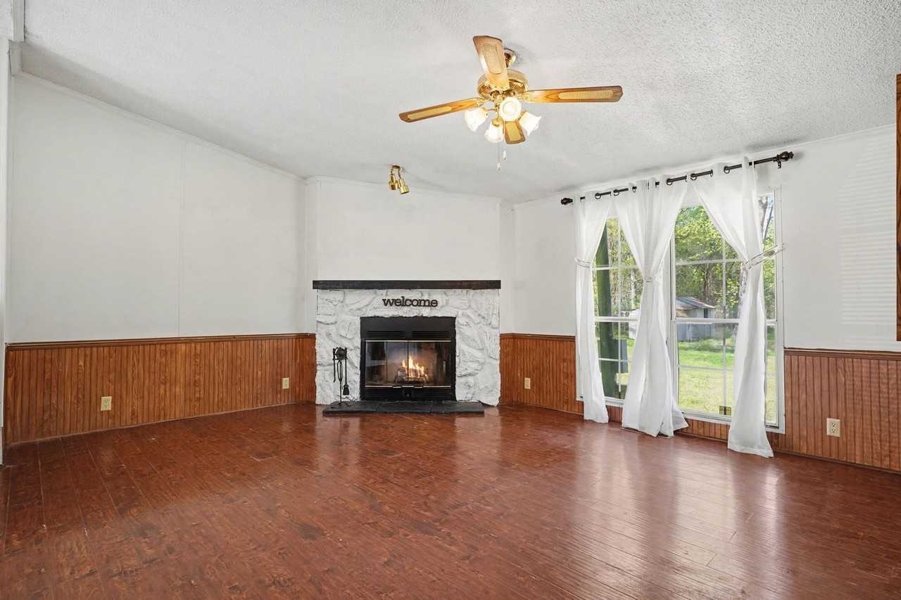 4705 Pearl Rd - Photo 7 of 26